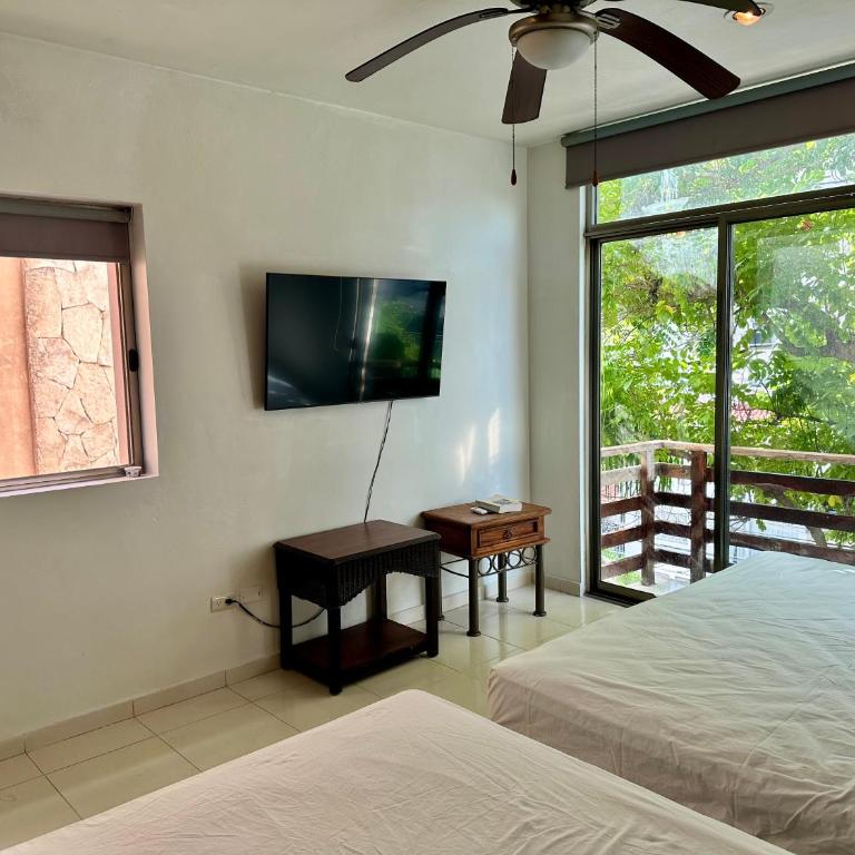 Penthouse Terraza & Jacuzzi Panorámicos, playas-cenotes y la Quinta Avenida todo caminando a 10 minutos! Muy amplio 2 niveles, excelente ubicación centro de Playa del Carmen, cerca de restaurantes, bares, área de coworking incluida para nómadas digitales! - Two-Bedroom Apartment - 9