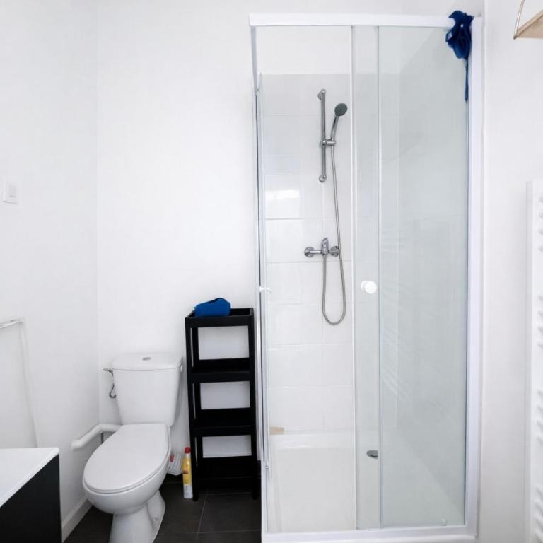 Zeus de Saint-Etienne- Elegant T2 TGV à 5min - Appartamento con 1 Camera da Letto - 6