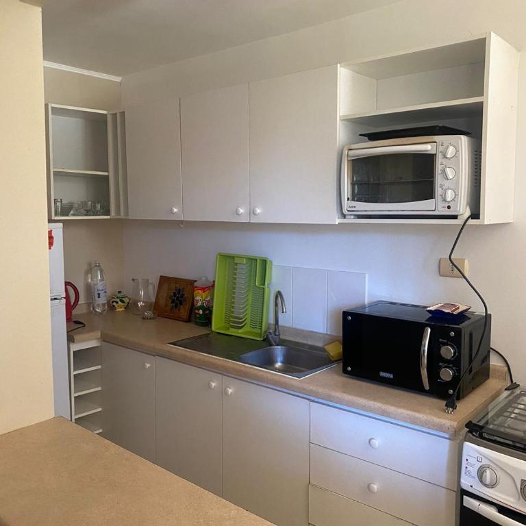 Acogedor departamento familiar en El Tabo - Three-Bedroom Apartment - 7