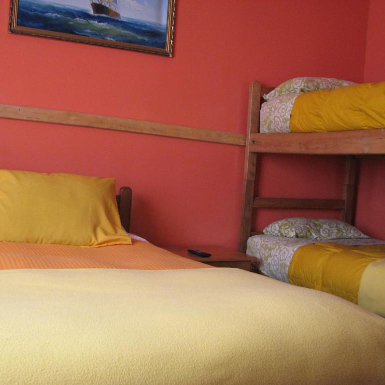 Hostal El Mirador - Habitación Familiar con baño privado - 1