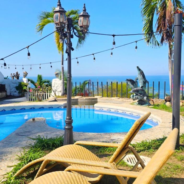 Hillside Villa with ocean views - Vacation Home - 19