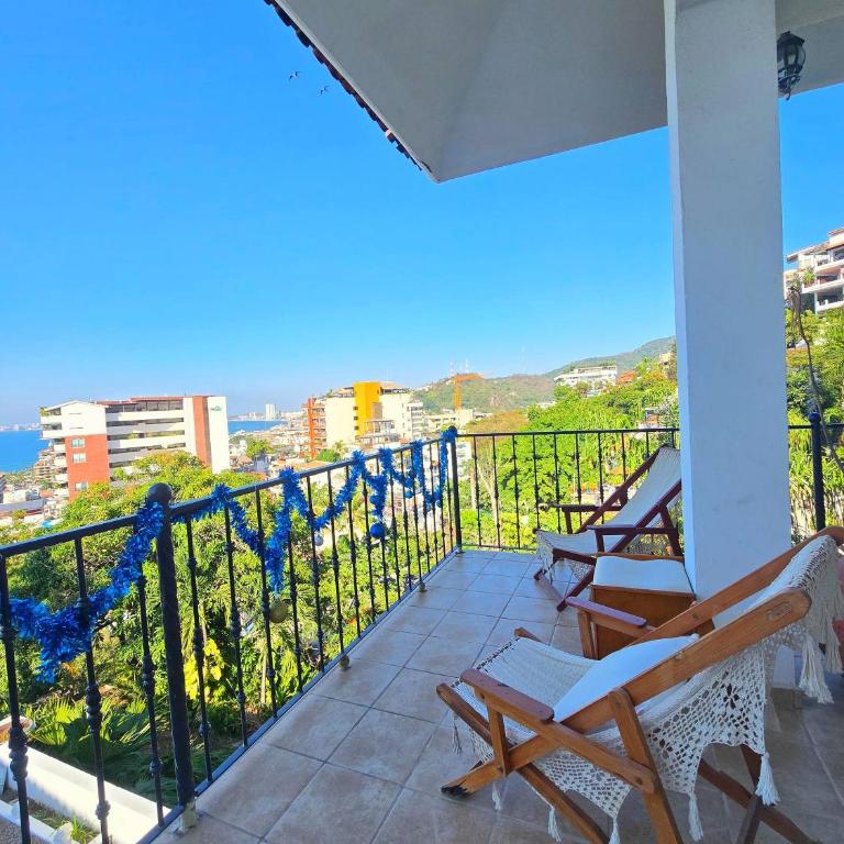 Hillside Villa with ocean views - Vacation Home - 7