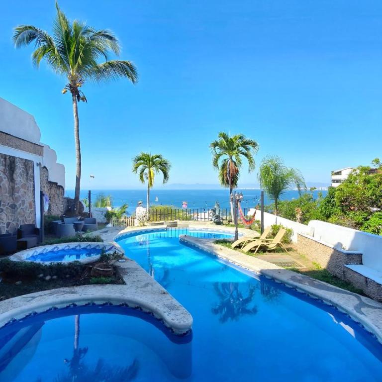 Hillside Villa with ocean views - Vacation Home - 1