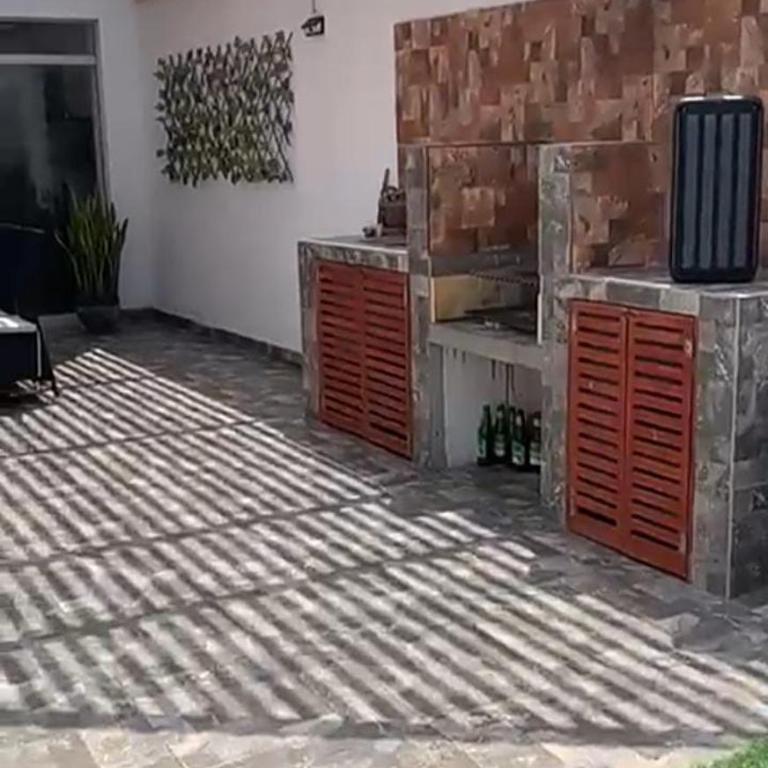 Casa pulpos - Six-Bedroom House - 4