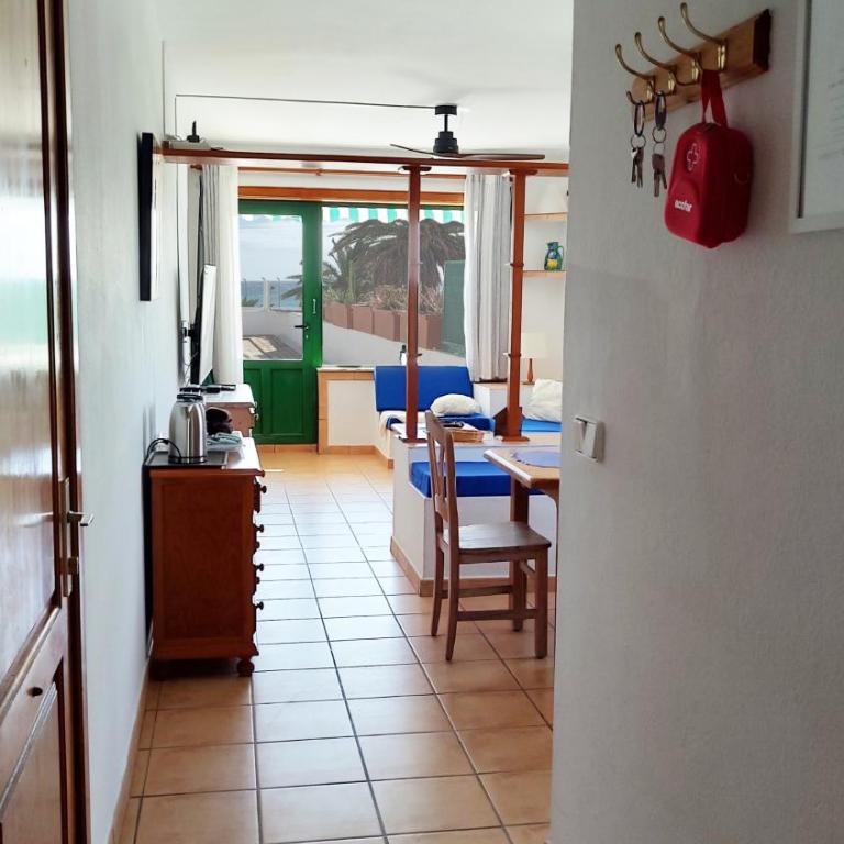 Lanzarote Beachfront Apartment on Las Cucharas Beach with a sea view - Apartamento de 1 dormitorio - 43