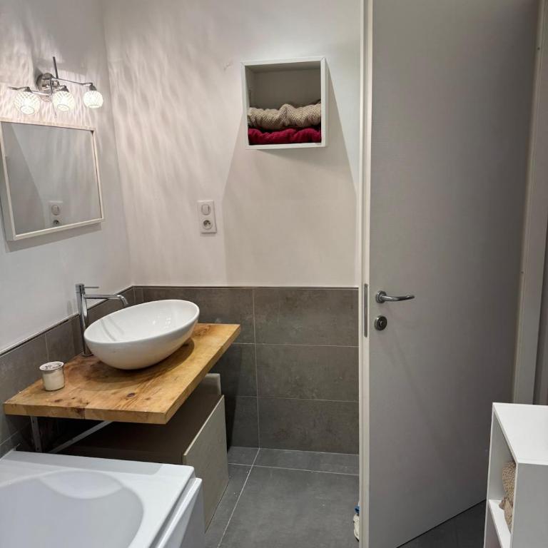 Bel appartement au calme dans le Vieux Nice - Appartement - 7