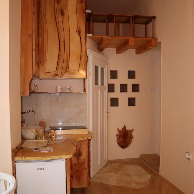 Golden Sun Salon - Apartment - 6