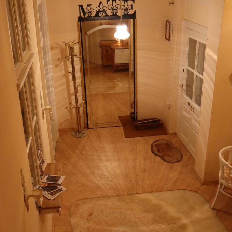 Golden Sun Salon - Apartment - 7