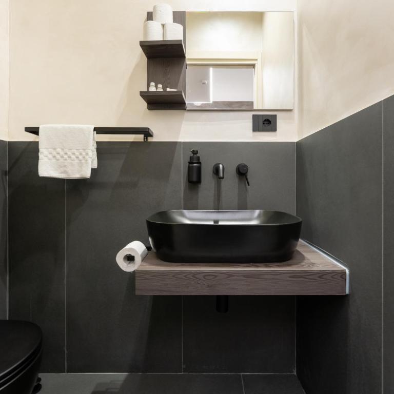 Keys of Italy - Essential by Faenza 69 - 7 bdrs - Chambre Simple avec Salle de Bains Privative - 16