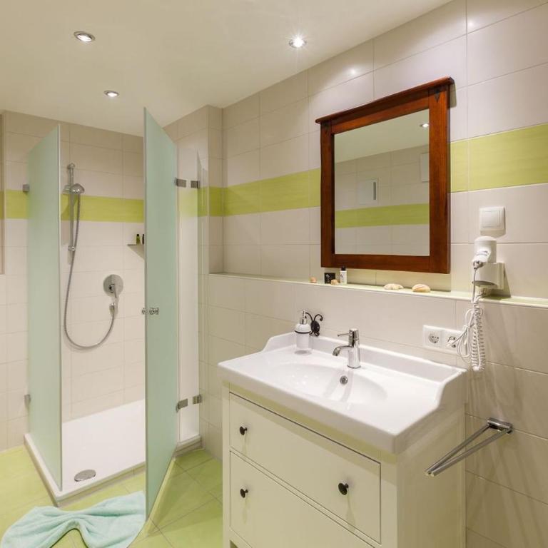 Vitusfort Urlaub im Allgäu - Ferienwohnungen & Themenzimmer in Hopfen am See - Studio Apartment "Irish Whisky" - 4