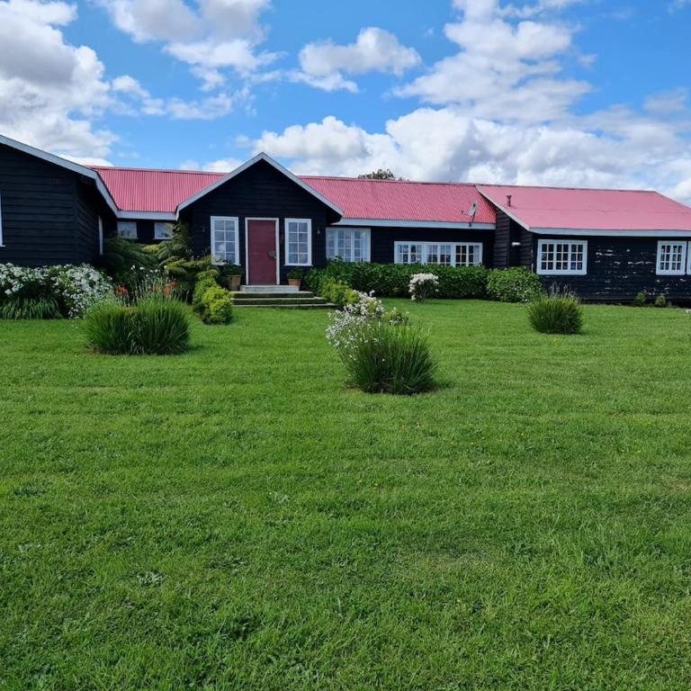 Large Lake House - Six-Bedroom House - 1