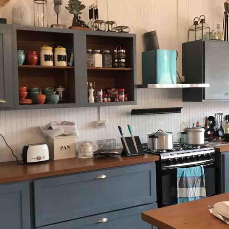 Large Lake House - Six-Bedroom House - 12