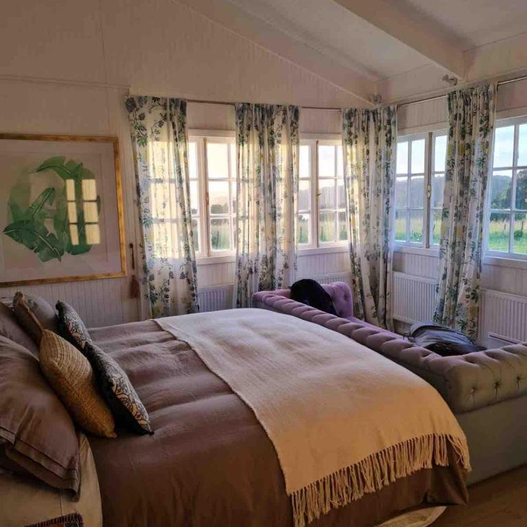 Large Lake House - Six-Bedroom House - 16