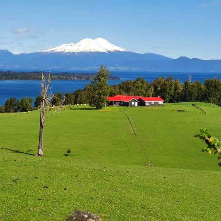 Large Lake House - Six-Bedroom House - 24