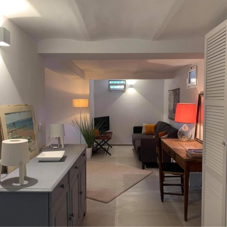 Waterfront Villa in Cap d Antibes - Maison 4 Chambres - 8