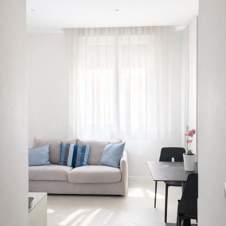 Maqueda Suites - Suite King con Balcone - 6