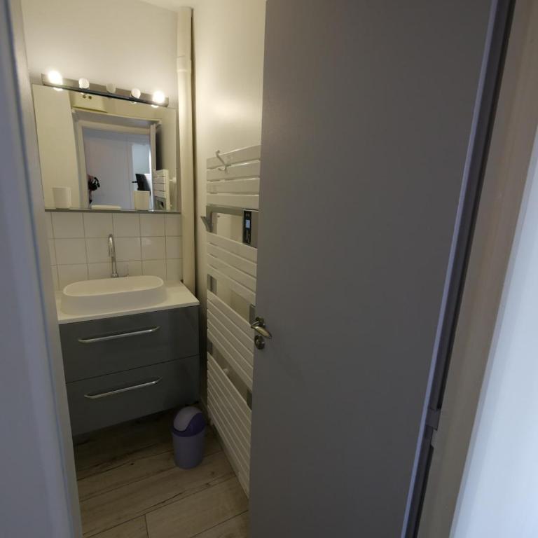 T3 lumineux à deux pas de la plage - Two-Bedroom Apartment - 28