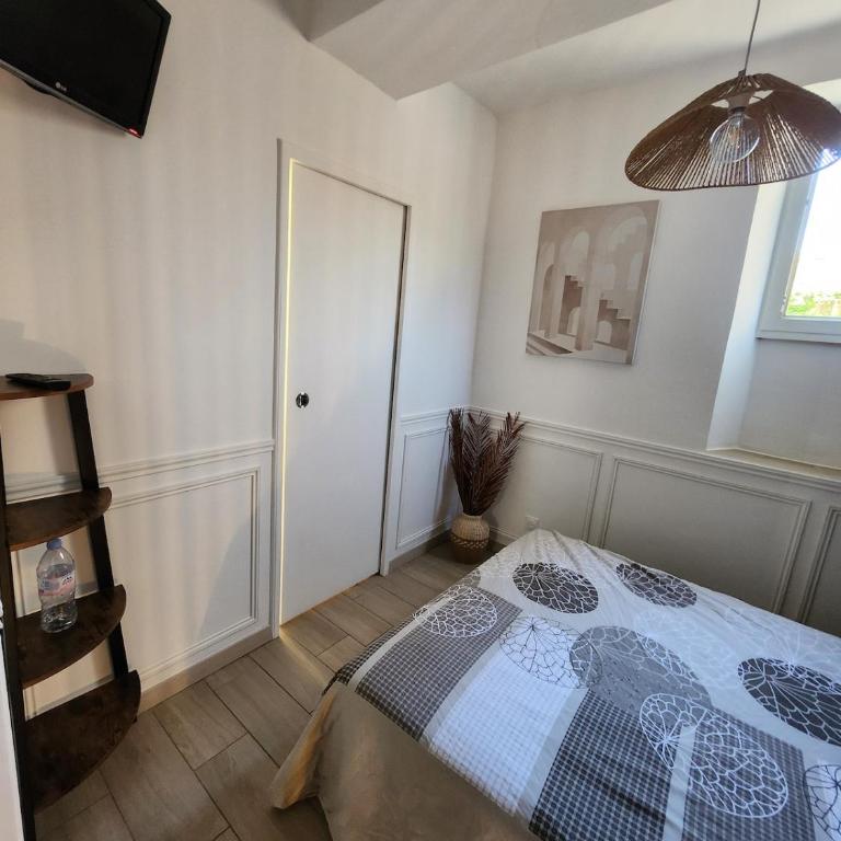 Au centre de Sanary, à 50m du port dans une magnifique rue pietonne - One-Bedroom Apartment - 18