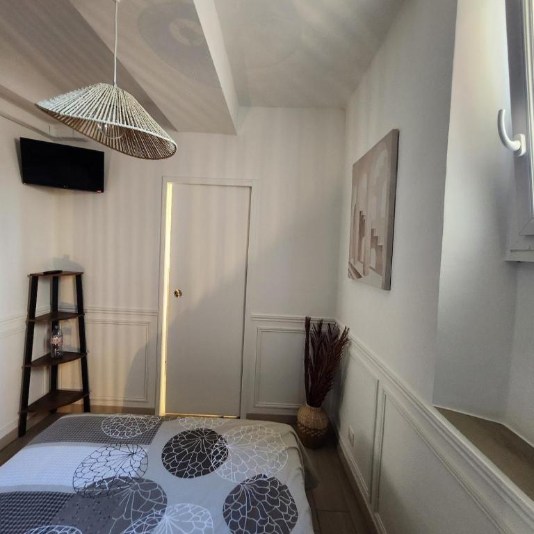 Au centre de Sanary, à 50m du port dans une magnifique rue pietonne - One-Bedroom Apartment - 17