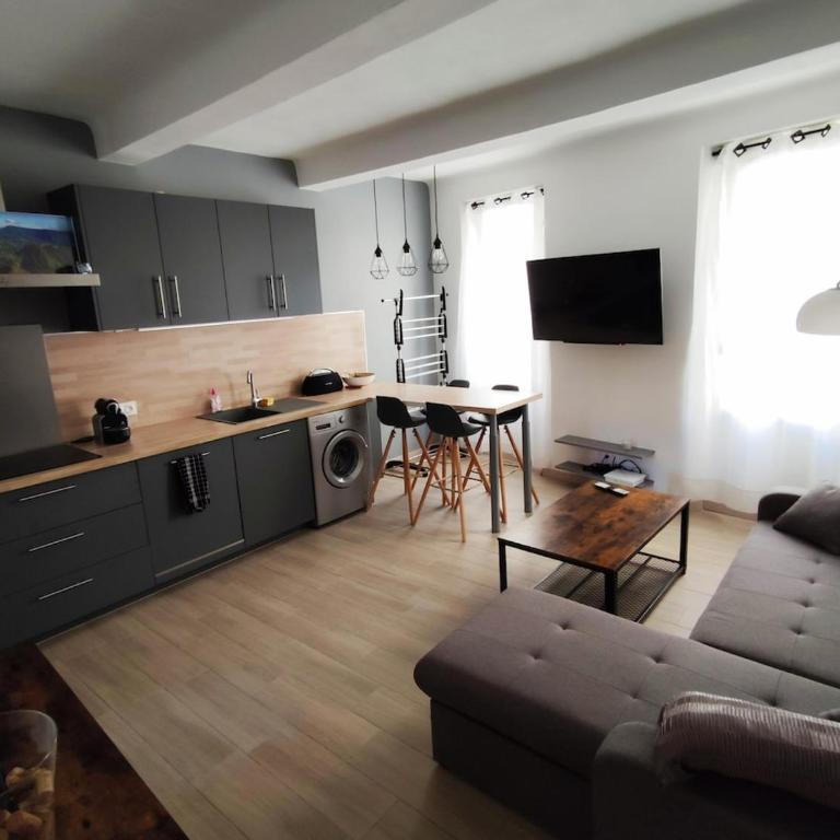 Au centre de Sanary, à 50m du port dans une magnifique rue pietonne - One-Bedroom Apartment - 10
