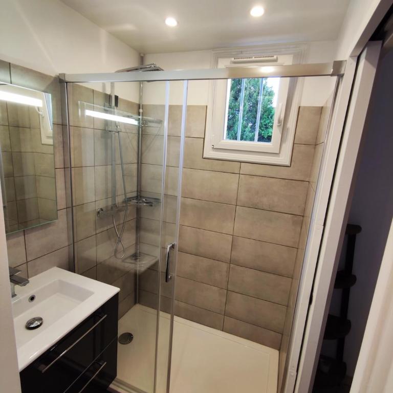 Au centre de Sanary, à 50m du port dans une magnifique rue pietonne - One-Bedroom Apartment - 13