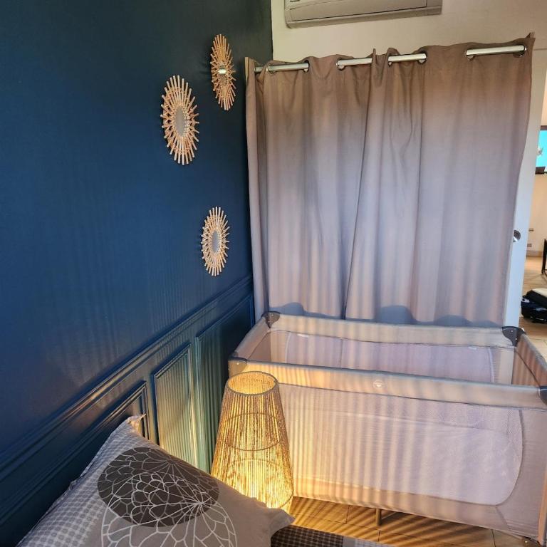 Au centre de Sanary, à 50m du port dans une magnifique rue pietonne - One-Bedroom Apartment - 26