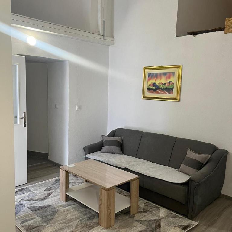 Carmen - One-Bedroom Apartment - 1