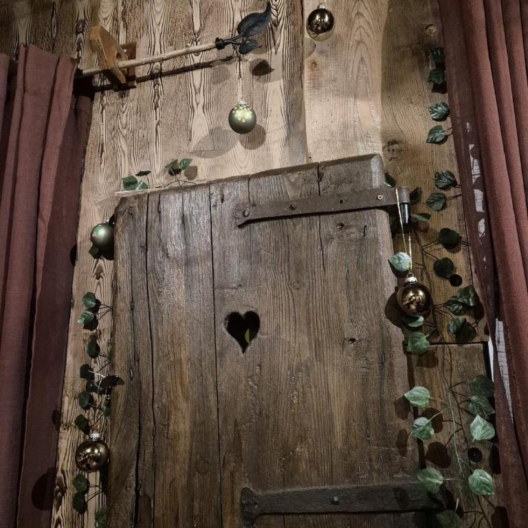 L'Auberge du Trône Romantique Médieval Jacuzzi - Appartement 1 Chambre - 16