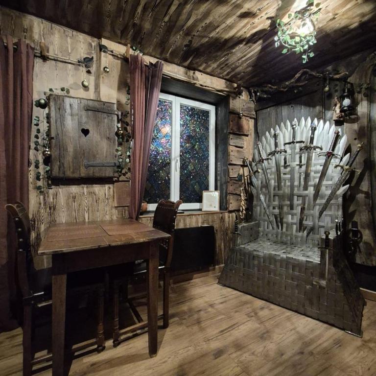 L'Auberge du Trône Romantique Médieval Jacuzzi - Appartement 1 Chambre - 5