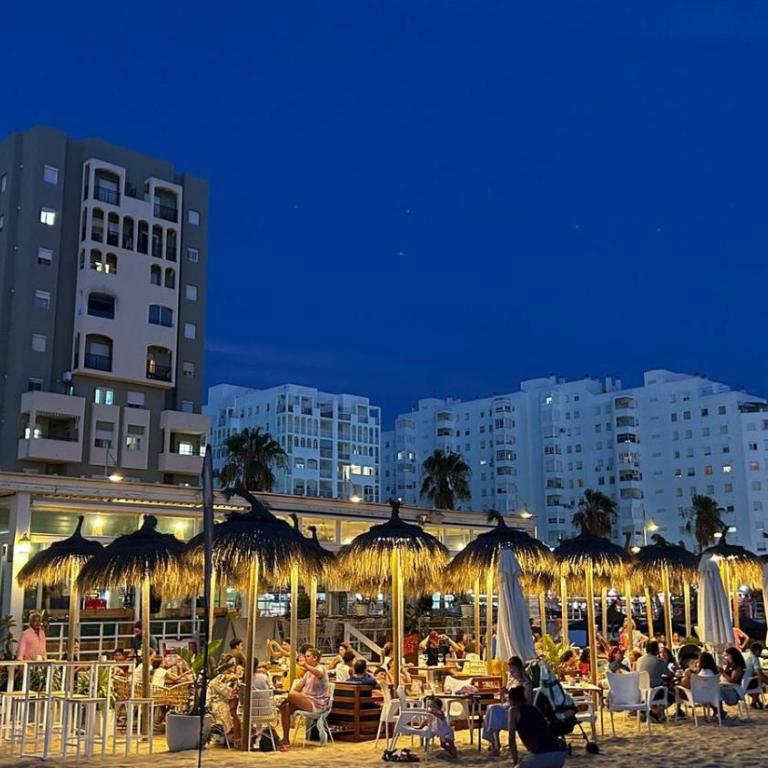 Frente al mar, preciosas vistas, piscinas , valdelagrana - Apartamento de 1 dormitorio - 48
