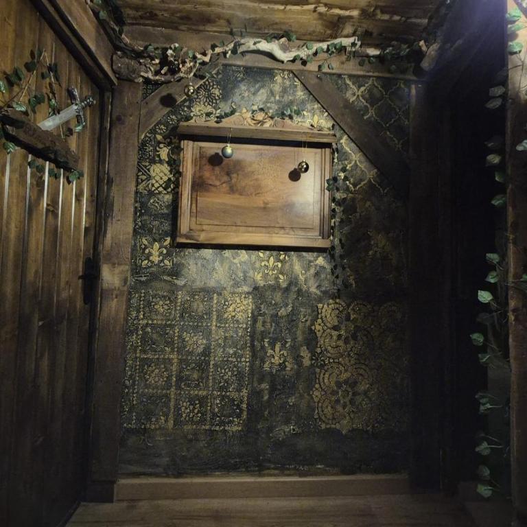 L'Auberge du Trône Romantique Médieval Jacuzzi - Appartement 1 Chambre - 20