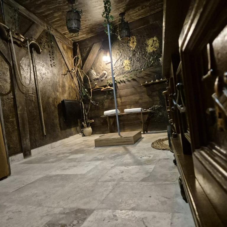 L'Auberge du Trône Romantique Médieval Jacuzzi - Appartement 1 Chambre - 12