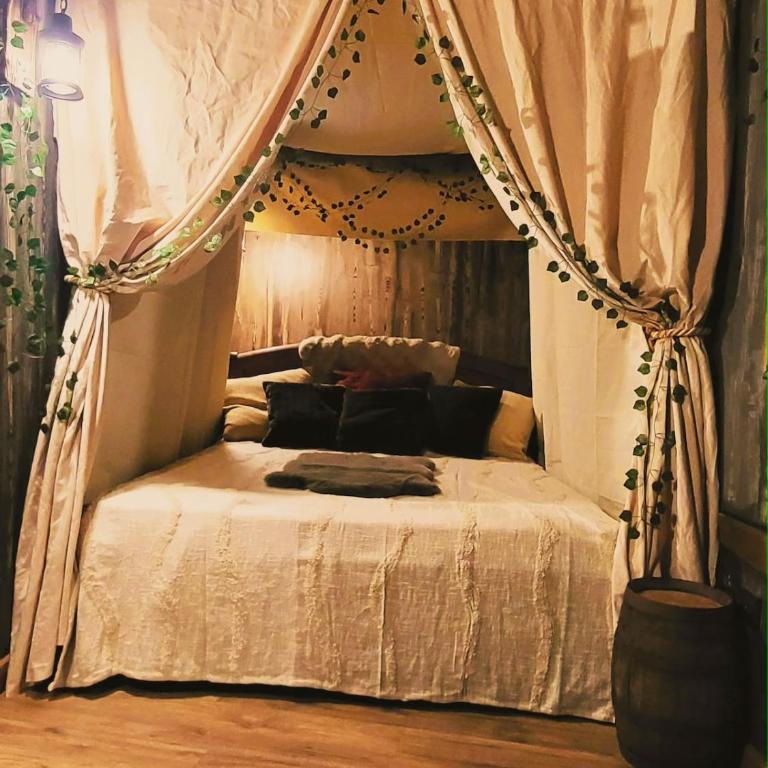 L'Auberge du Trône Romantique Médieval Jacuzzi - Appartement 1 Chambre - 3