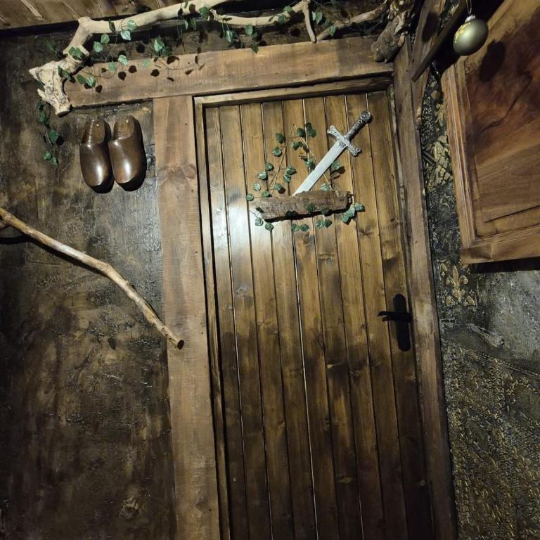L'Auberge du Trône Romantique Médieval Jacuzzi - Appartement 1 Chambre - 24