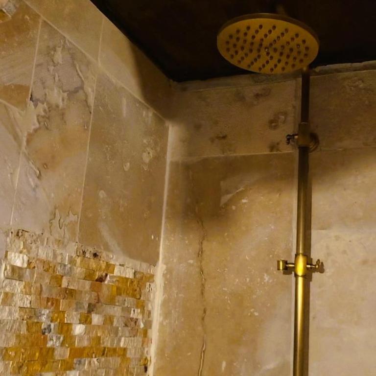 L'Auberge du Trône Romantique Médieval Jacuzzi - Appartement 1 Chambre - 14