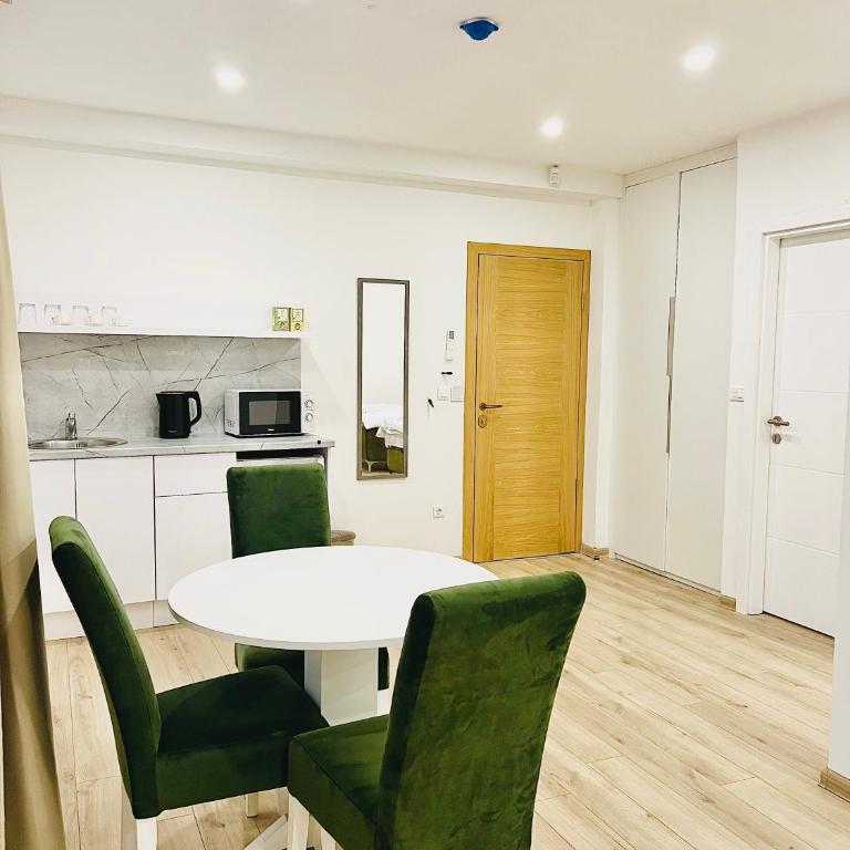 AMARIS Suites Sarajevo - Family Studio - 11