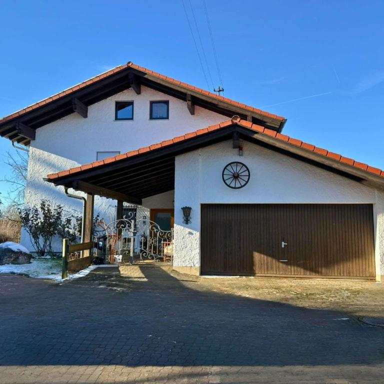 FeWo Aloisius im Allgäu - Über den Dächern von Nesselwang, Sonniger Balkon, Bergblick, Königscard inklusive - Apartment - 1