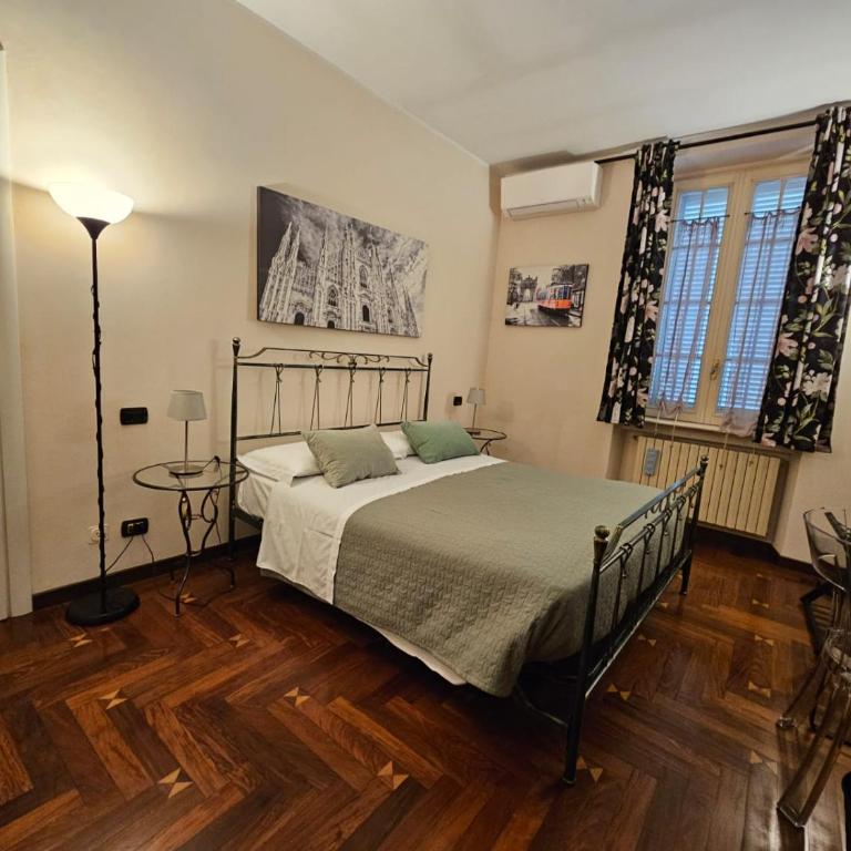 il Sole di Baggio - Camera Matrimoniale con Bagno Privato Esterno - 5