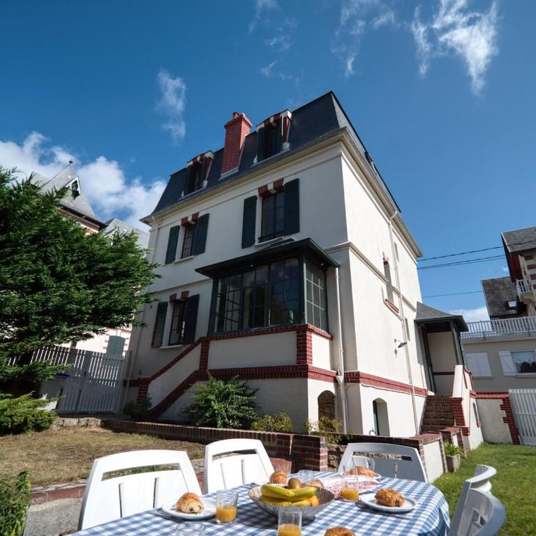 La Frendah - Maison familiale à Cabourg - 14 personnes - Plage à 50 m - Jardin - Five-Bedroom House - 2