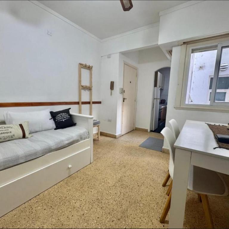 Depto 2 amb Lamadrid a 3 de la playa - Two-Bedroom Apartment - 8