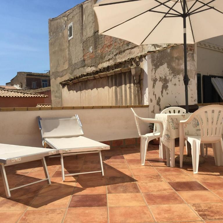 La casa con il terrazzo,via arizzi Ortigia - Casa con 1 Camera da Letto - 18