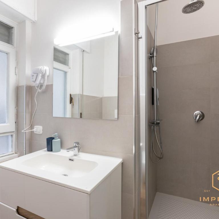 Imperium Garbatella Guesthouse - 2 bedrooms with private bathroom, Terrace, 800mt to metro - Superior Family Room - 15