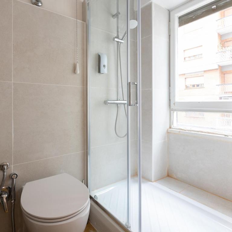 Imperium Garbatella Guesthouse - 2 bedrooms with private bathroom, Terrace, 800mt to metro - Classic Quadruple Room - 15