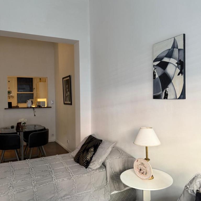 Via Rodriguez Peña - One-Bedroom Apartment - 4