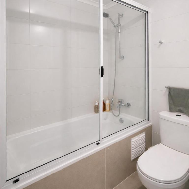Depto con Piscina y Ubicación Privilegiada cerca del Faro La Serena - Two-Bedroom Apartment - 10