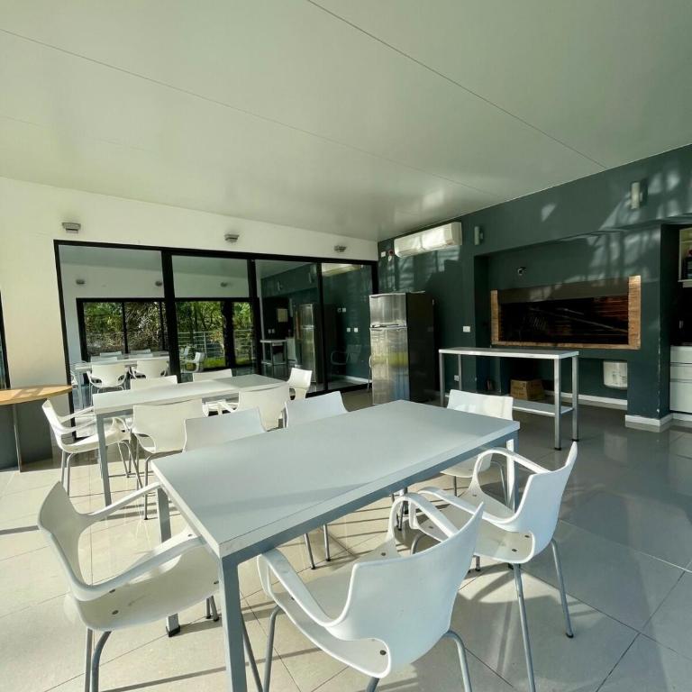 Great apartment stop 18 playa mansa - Apartamento de 2 dormitorios - 9