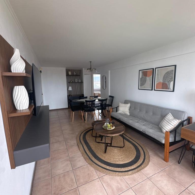 Disfruta de un entorno relajado y con estilo - Apartment - 3