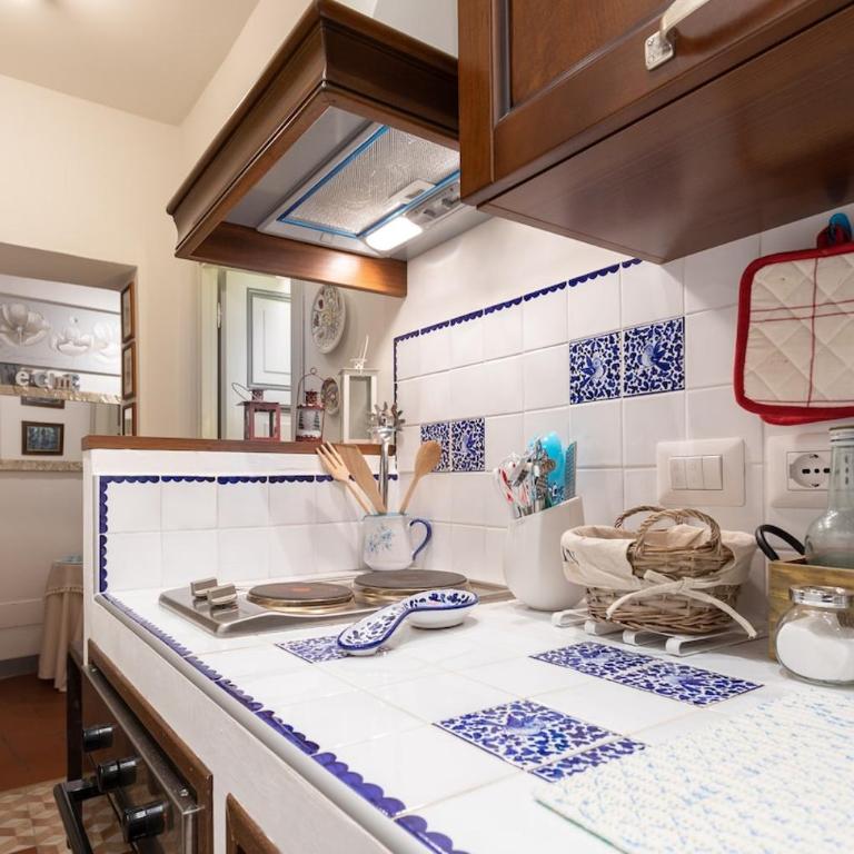 La Stanza dei Gigli - Centro Storico Perugia - Appartamento con 2 Camere da Letto - 6