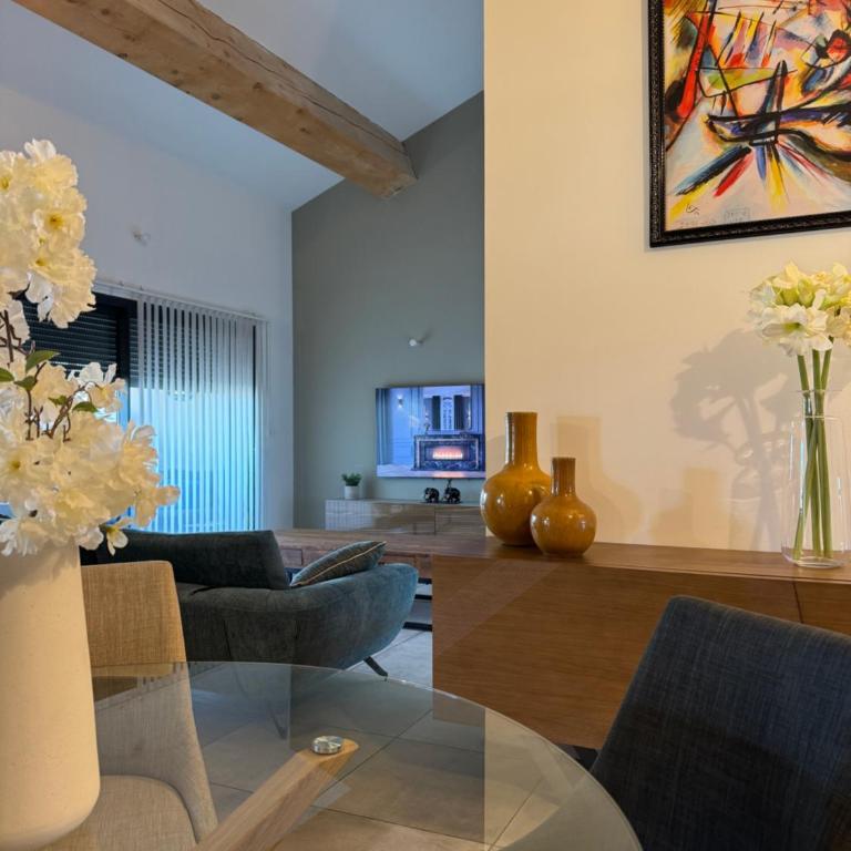 Appartement 110 m2 lumineux - avec grande terrasse - 2 parkings - proche centre - Appartement 2 Chambres avec Terrasse - 11