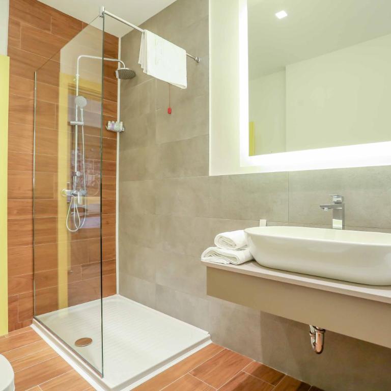Hotel Grad - Superior Dvokrevetna Soba sa Bračnim Krevetom/Zasebnim Krevetima - 2